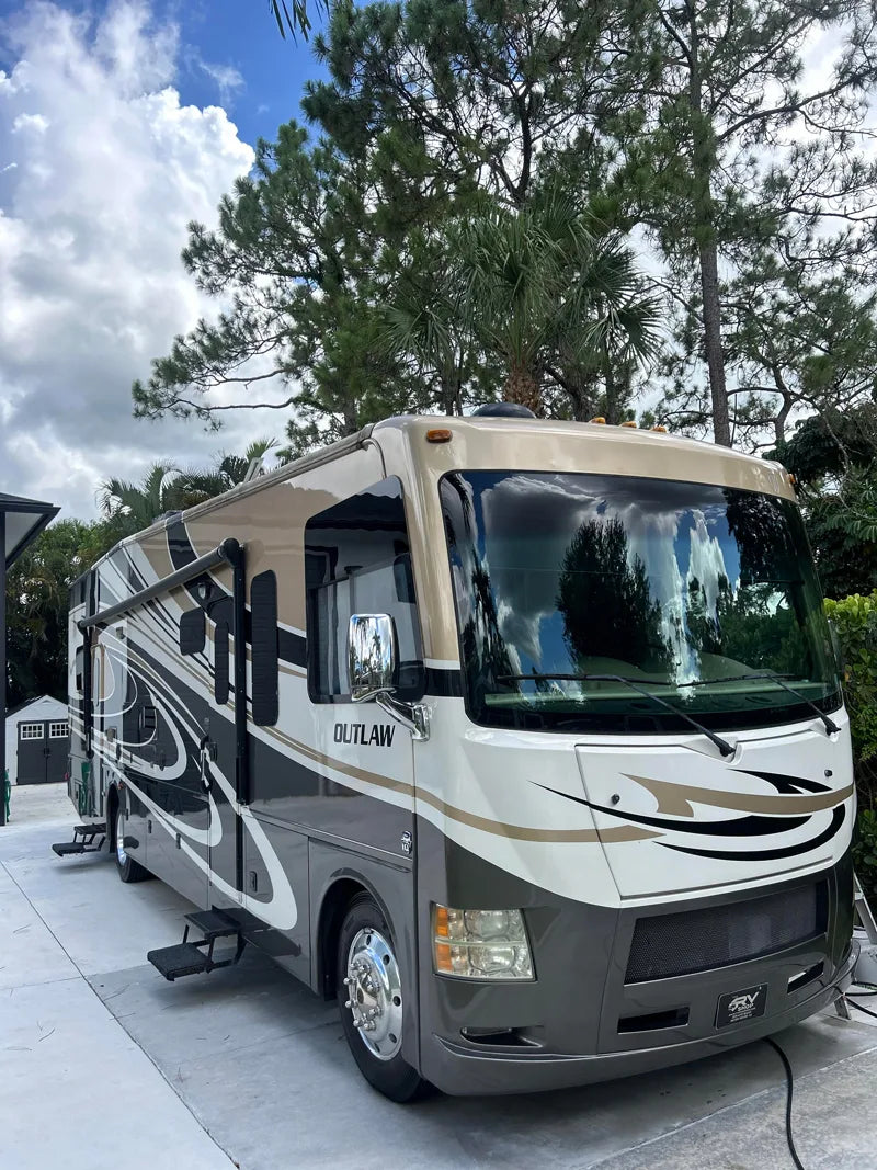 RV Exterior Wash & Wax
